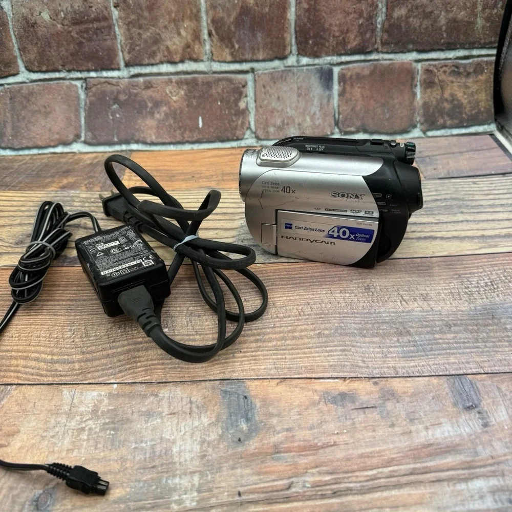 Sony Handycam DCR-DVD108 Camcorder Mini DVD Video Recorder For Parts/ Repair